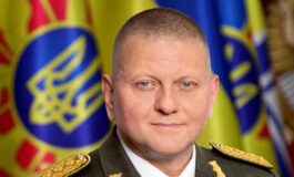 Ucraina Zaluzhnyi annuncia a Zelensky lintenzione di candidarsi alle presidenziali 265x160