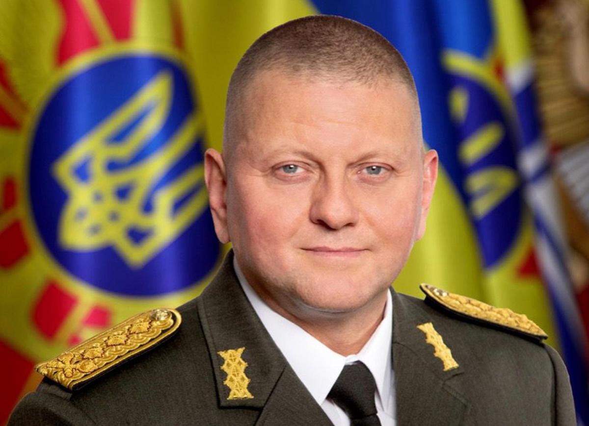 Ucraina, Zaluzhnyi annuncia a Zelensky l'intenzione di candidarsi alle presidenziali