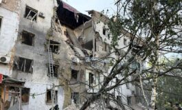 Ucraina attacchi russi a Zaporizhzhia e Kharkiv 6 morti. Kiev colpisce deposito petrolio 265x160