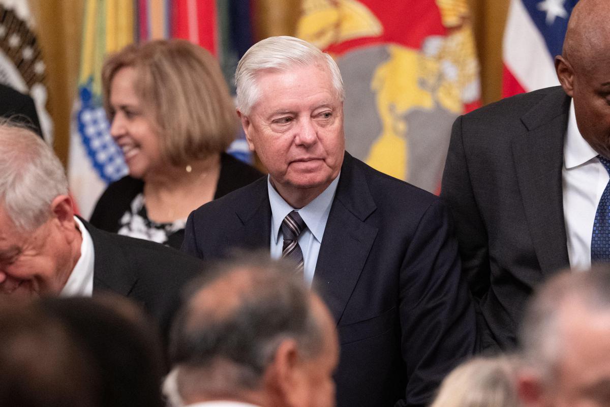 Usa, è morto il senatore repubblicano Lindsey Graham: aveva 71 anni