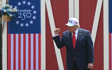 Usa festeggiano il 4 luglio Independence Day tra caldo estremo e fuochi record di Trump 364x230