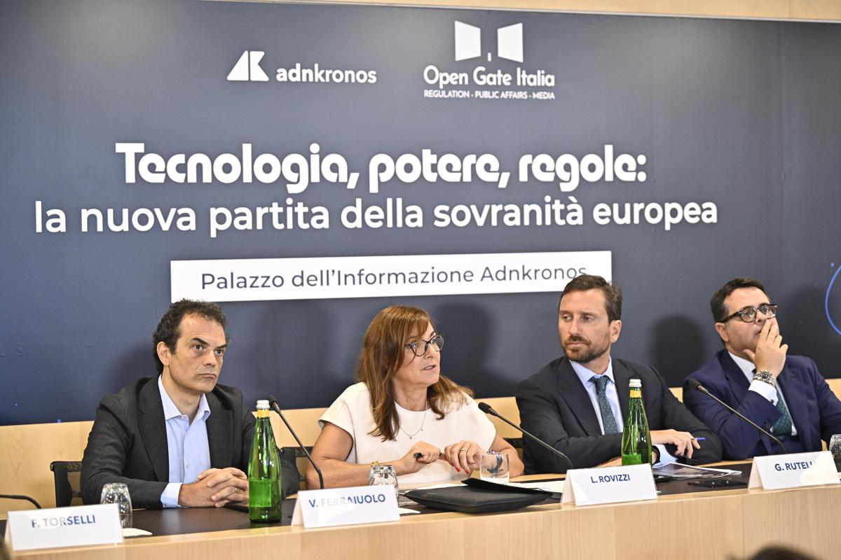 Vodafone+Fastweb: investire nella rete senza bloccare l’innovazion. Il Dna convince, il Cybersecurity Act va riequilibrato
