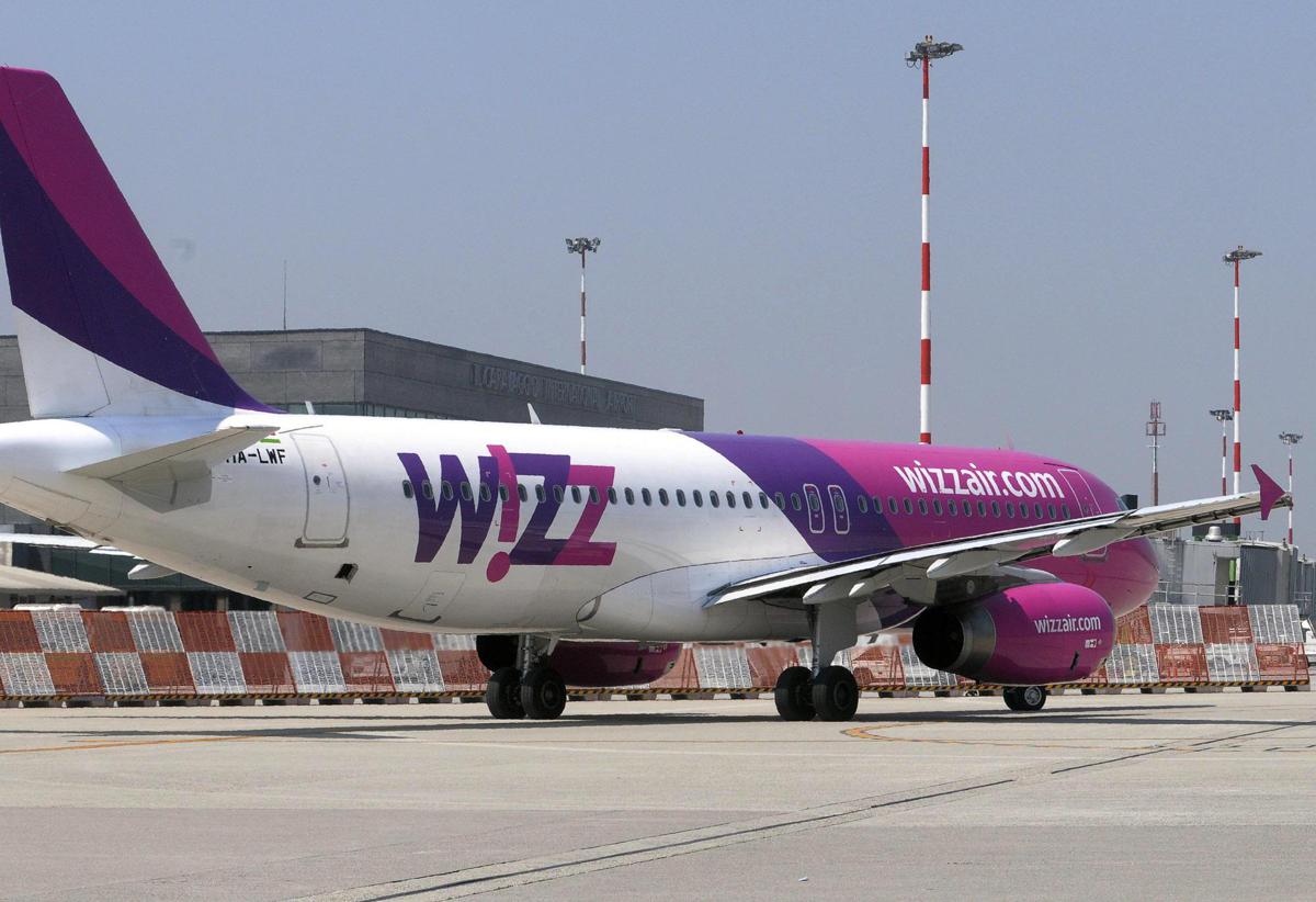 Volo Wizz Air per Atene, il Boeing decolla a due secondi dal disastro: svelato l’errore dei piloti a Luton