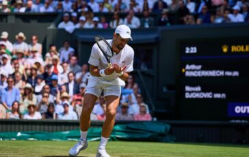 Wimbledon Djokovic Rinderknech finisce. con una doppia caduta 364x230