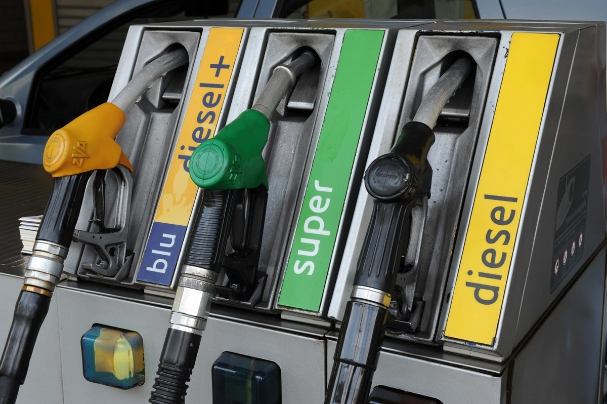 https://static.adhubmedia.com/notizie_it/wp-content/uploads/2026/07/benzina-prezzi-truffa-9506fa1f.jpg