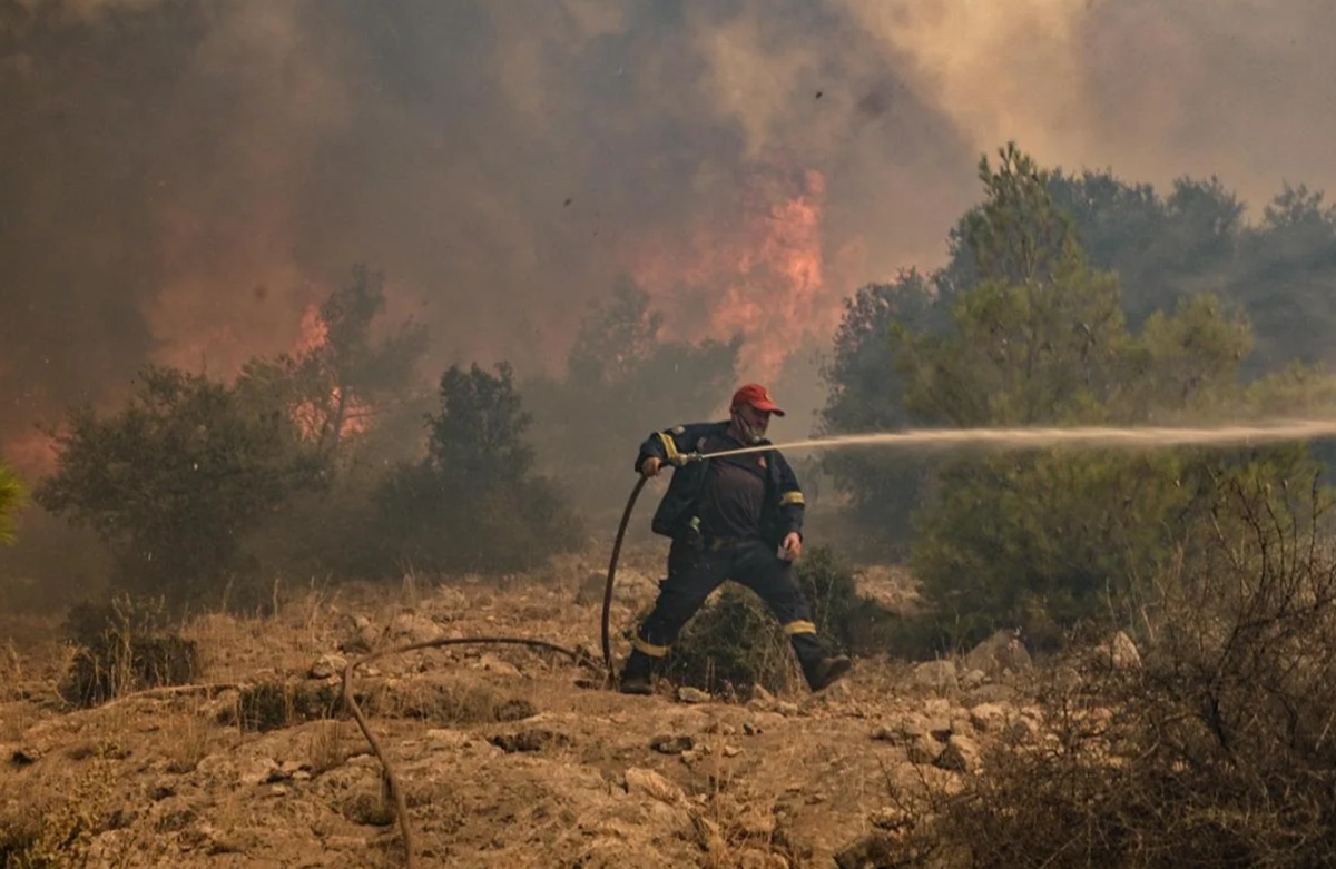 https://static.adhubmedia.com/notizie_it/wp-content/uploads/2026/07/emergenza-incendi-grecia-a1696ff9.jpg