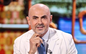001-annuncio-social-rapporto-segreto-per-diverso-tempo