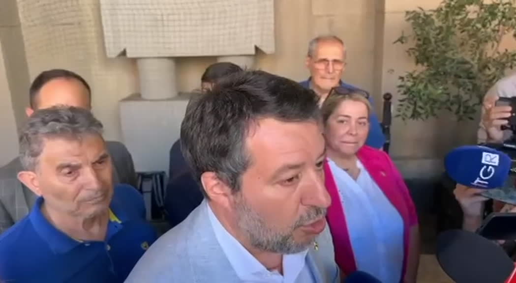 Matteo Salvini visita agenti feriti a Bologna, tono critico verso amministrazione comunale, immagine di approfondimento