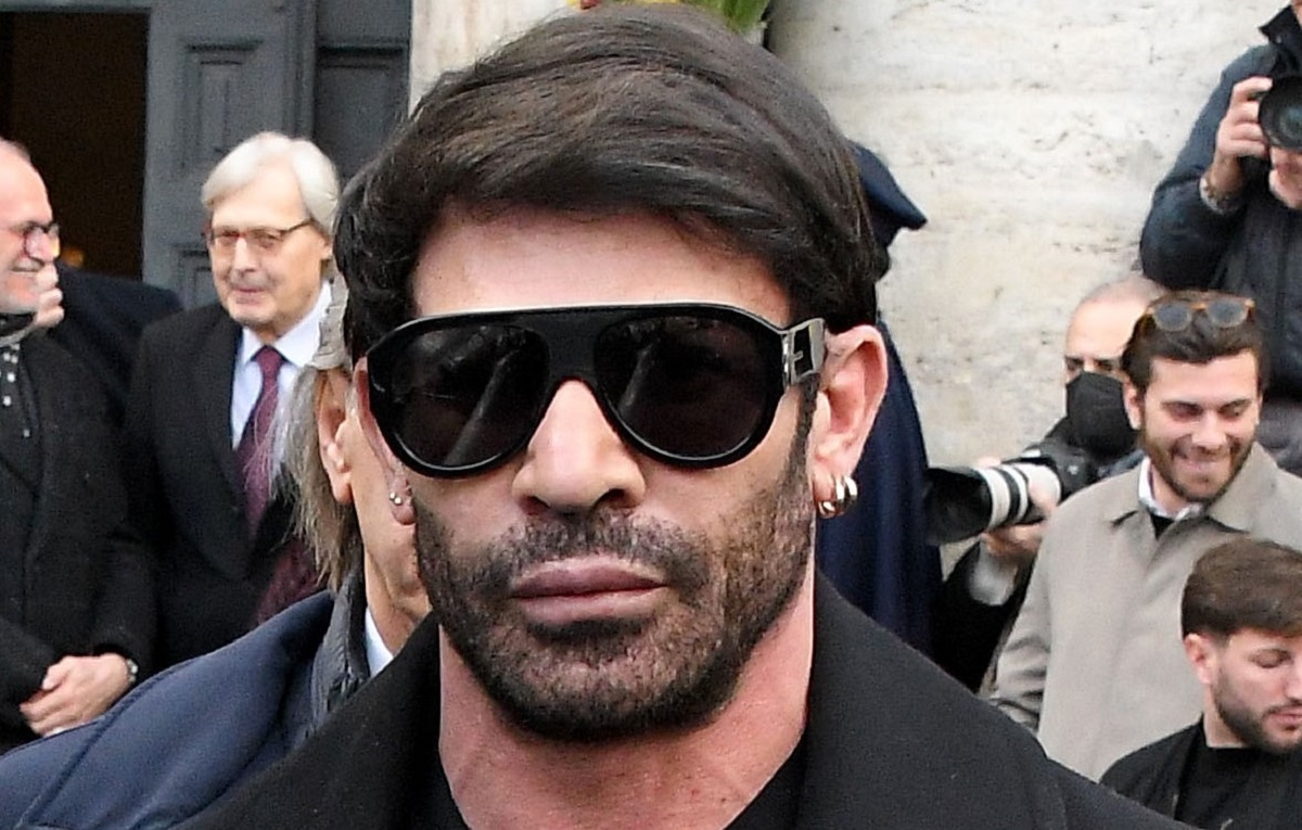 Gianni Sperti rompe il silenzio sul ricovero e l’intervento: come sta ora