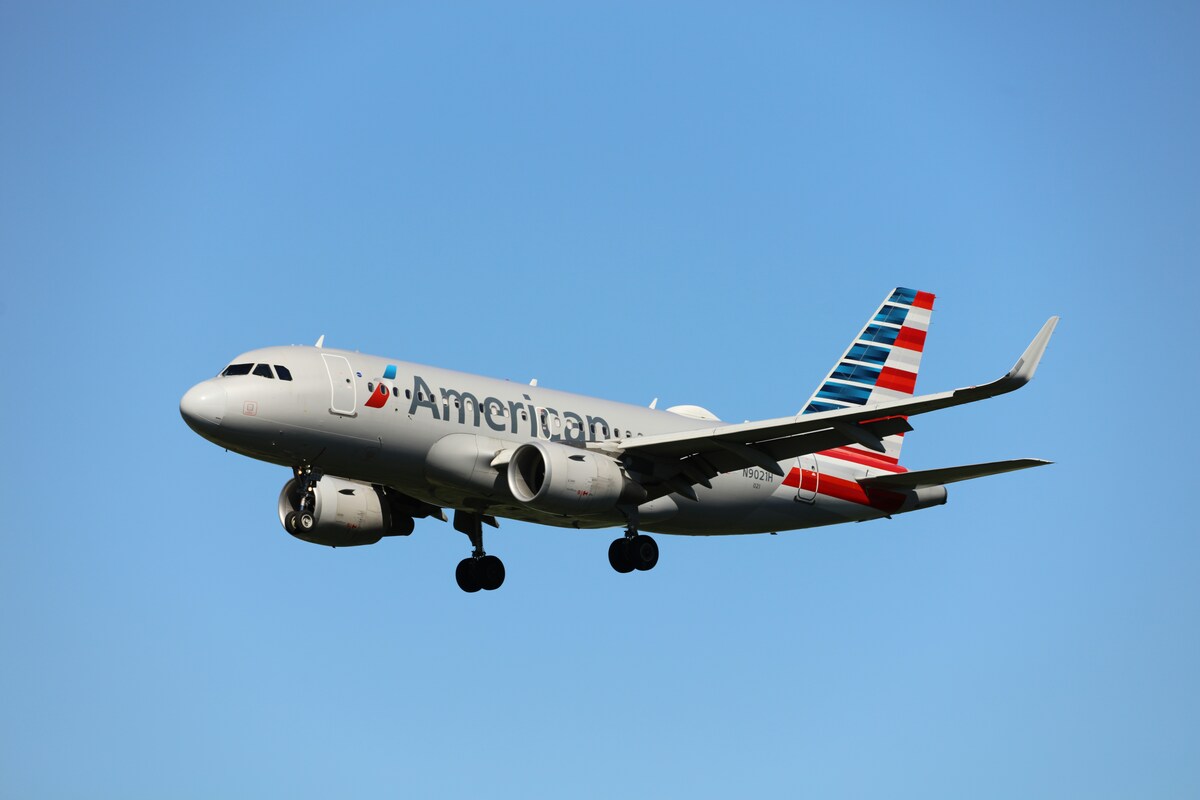 https://static.adhubmedia.com/notizie_it/wp-content/uploads/2026/07/malore-per-sei-assistenti-atterraggio-di-emergenza-per-un-aereo-partito-da-roma-14e7b619.jpg