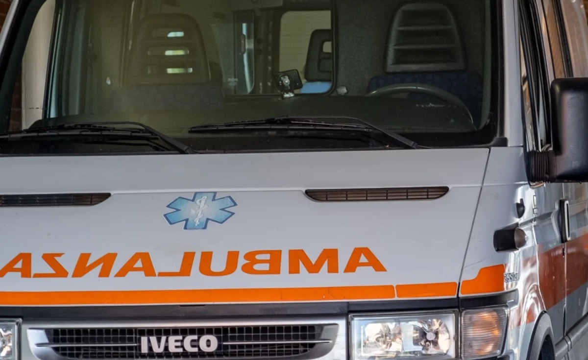 https://static.adhubmedia.com/notizie_it/wp-content/uploads/2026/07/messina-moto-travolge-un-uomo-morto-49enne-f2716197.jpg