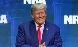Trump premia la Spagna tra i fischi