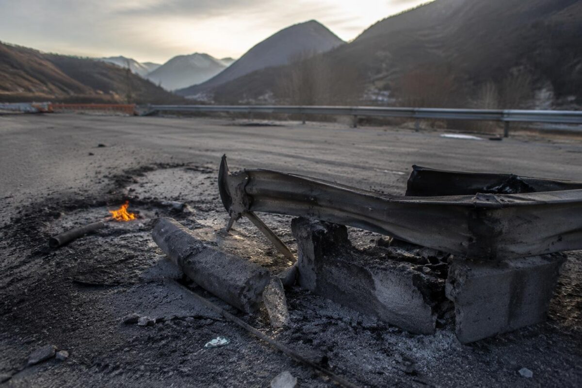 No Tav in Val di Susa: aggressioni e incendi durante la manifestazione