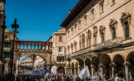 Proteste a Palma: residenti di Mallorca chiedono limiti al turismo