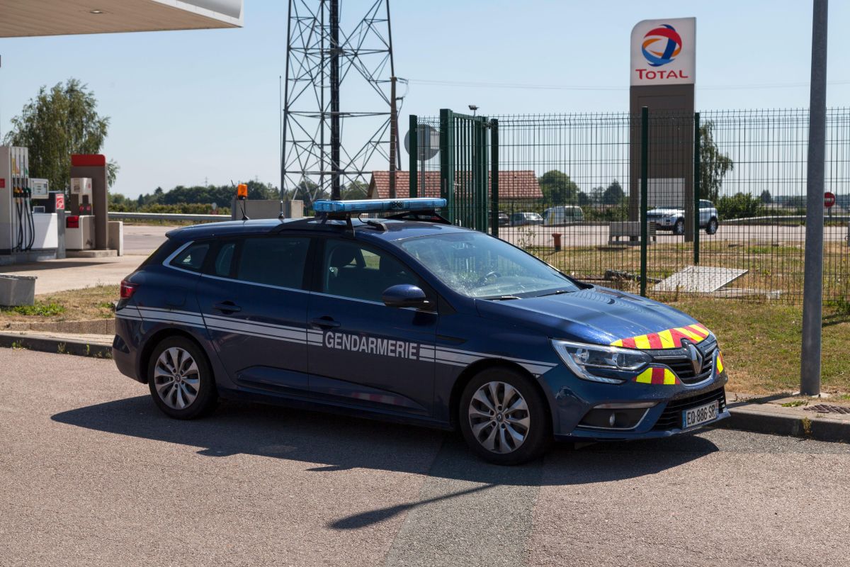https://static.adhubmedia.com/notizie_it/wp-content/uploads/2026/07/scoperta-choc-in-una-casa-a-orange-trovati-cinque-neonati-morti-in-scatole-di-ca-b69aa391.jpg