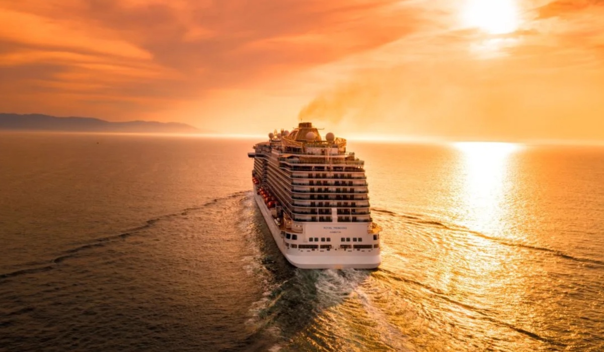 https://static.adhubmedia.com/notizie_it/wp-content/uploads/2026/07/scoppia-epidemia-di-norovirus-su-nave-da-crociera-oltre-120-casi-viaggio-interro-0e0c97ce.jpg