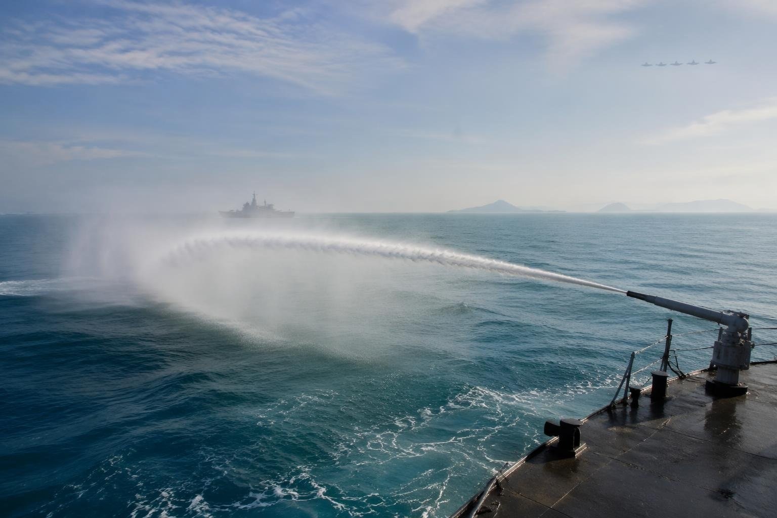 https://static.adhubmedia.com/notizie_it/wp-content/uploads/2026/07/tensione-nel-mar-cinese-meridionale-cina-usa-cannoni-ad-acqua-contro-navi-filippine-az-1784931847.jpg