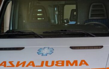 Incidente sul raccordo autostradale: uomo travolto e ucciso da un'auto