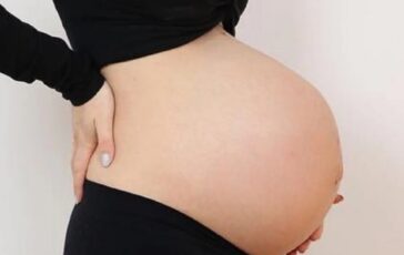 Una famosa coppia vip è in dolce attesa? Il gossip dell'estate