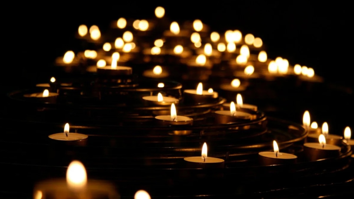 https://static.adhubmedia.com/notizie_it/wp-content/uploads/2026/08/22ho-ricevuto-una-telefonata22-il-lutto-della-fidanzata-e-morto-jake-whisenant-l-be27b39d.jpg