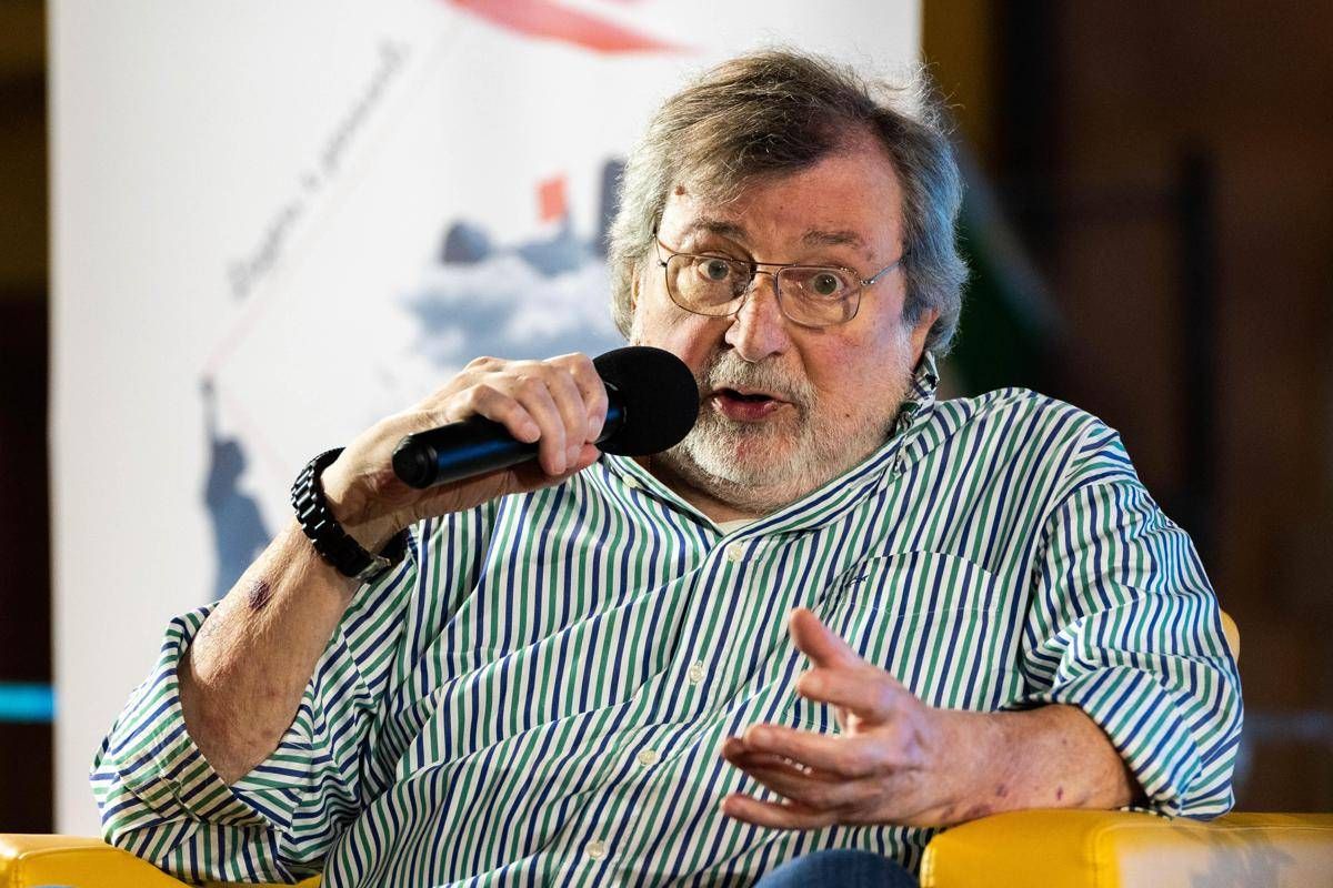 Addio Guccini, l'Italia lo ricorda così. Fazio: "Dolore grande, si porta via un pezzo della nostra vita"