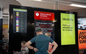 Aeroporto di Catania scende lallerta per lEtna voli sospesi fino alle 14 364x230