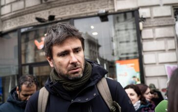 Alessandro Di Battista il primo messaggio dopo il malore Ce la mettero tutta per tornare presto 364x230