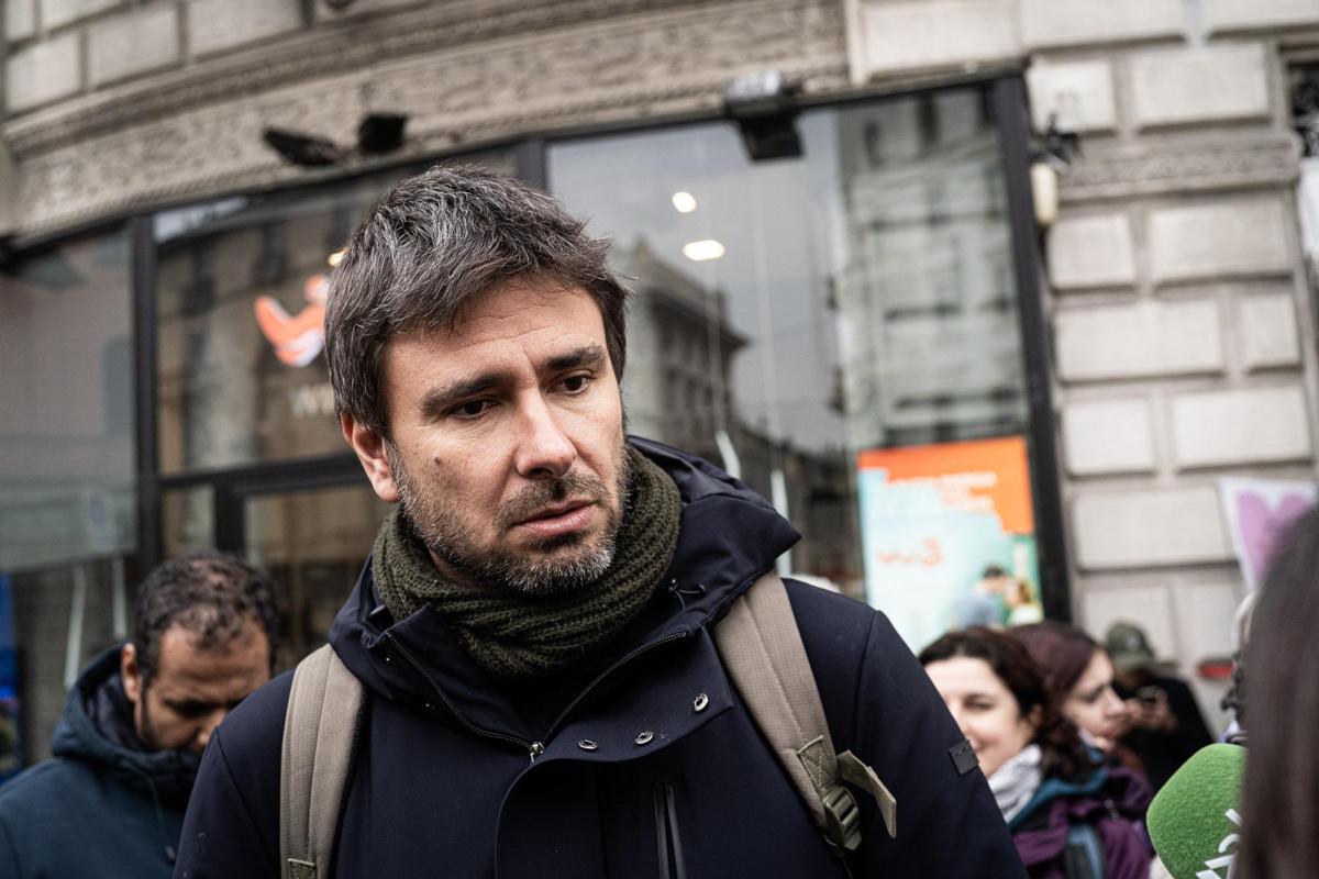 Alessandro Di Battista, il primo messaggio dopo il malore: "Ce la metterò tutta per tornare presto"