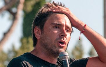 Alessandro Di Battista malore per lex deputato M5S tutto quello che sappiamo 364x230