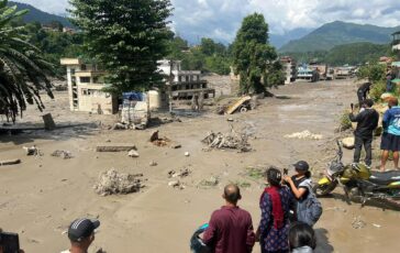 Alluvione in Nepal lalpinista Da Polenza Il crollo del ghiacciaio mi ha ricordato la forza del Vajont 364x230