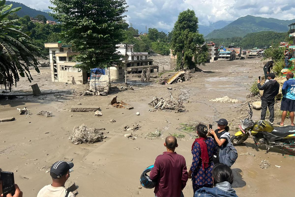Alluvione in Nepal, l'alpinista Da Polenza: "Il crollo del ghiacciaio mi ha ricordato la forza del Vajont"