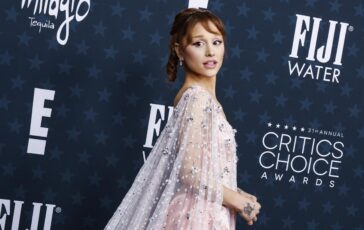 Ariana Grande si prende una pausa la decisione dopo le critiche sul fisico 364x230
