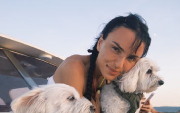 Arisa cancella la foto in topless la spiegazione sul dietrofront Si cambia 364x230