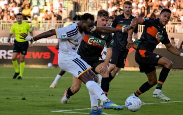 Atalanta Sassuolo 2 1 Krstovic fa gioire Sarri al debutto. Venezia Lecce 0 2 gol di Gorter e Tiago Gabriel 364x230