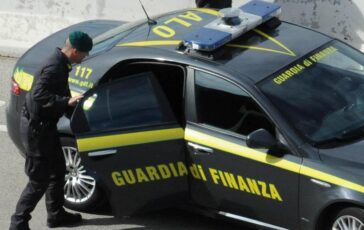 Bari francese arrestato al porto trasportava 3 missili da guerra su un furgone 364x230
