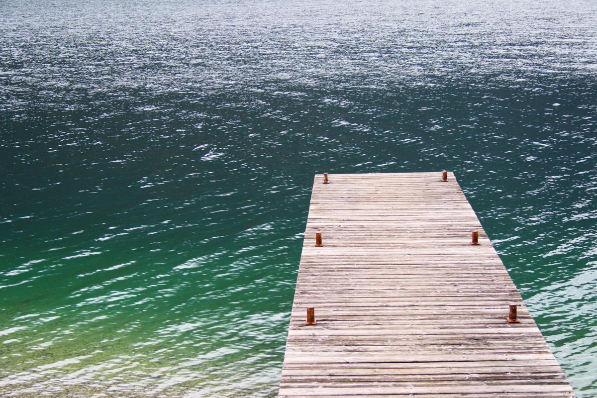 Bimba di 8 anni muore dopo l’infezione da 'ameba mangia-cervello': il raro contagio in un lago