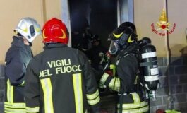 Bologna incendio in palazzo di quattro piani 7 adulti e due bambini in ospedale 265x160