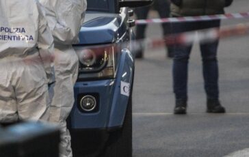 Cadavere di una donna nel giardino di una casa disabitata e giallo a Messina 364x230