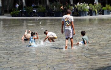 Caldo record e rischi per la salute Pregliasco Afa senza tregua lo stress termico non si recupera 364x230