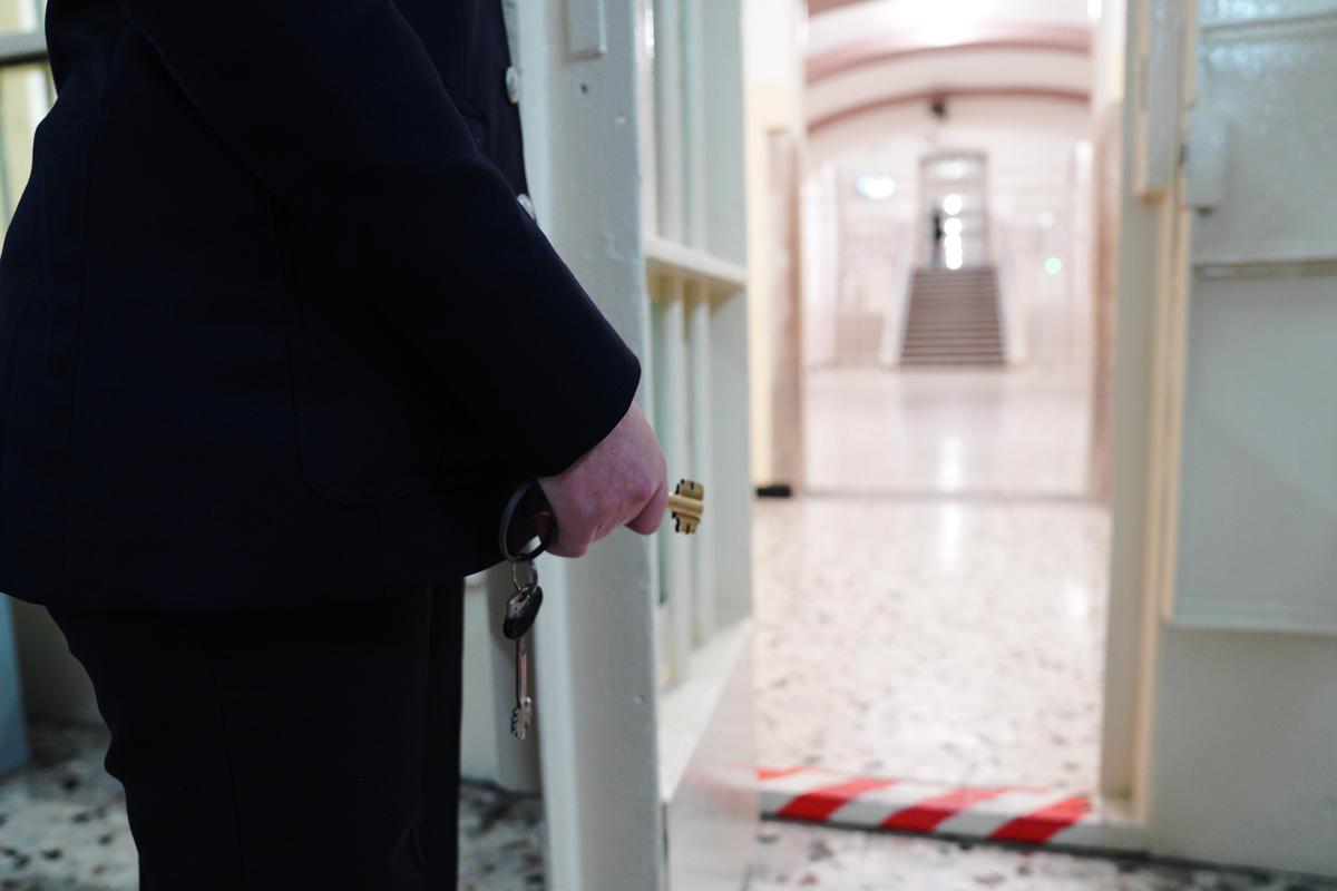 Carceri, rapporto Antigone: "Condizioni al limite della sopravvivenza tra caldo estremo e sovraffollamento record"
