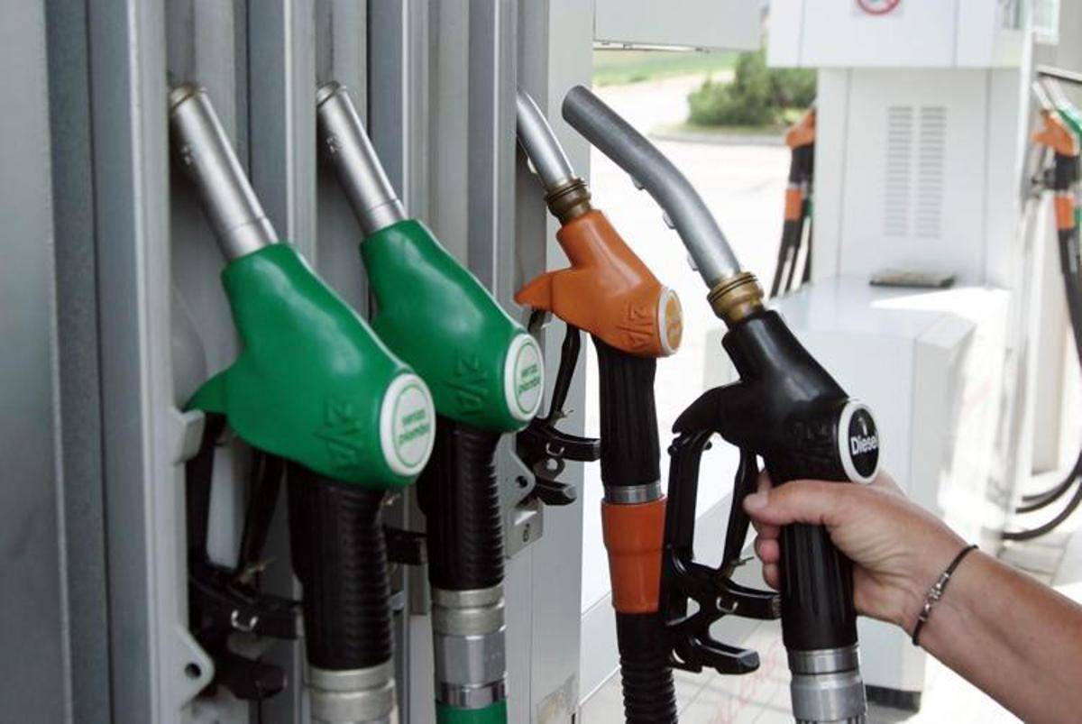 Caro carburanti, Tabarelli (Nomisma Energia): "Non escludo scenari con benzina e diesel a 2,5-3 euro al litro"