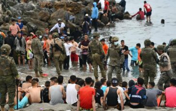 Ceuta allarme del sindaco Vivas Uninvasione e non e finita. Ue in allerta per il 15 agosto 364x230