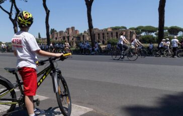 Codice della strada da patente a 17 anni a obbligo casco e contrassegno e bike le 15 novita allo studio 364x230