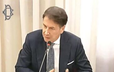 Conte davanti alla Commissione Covid E un plotone desecuzione 364x230