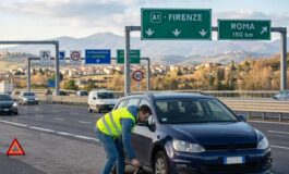 Controesodo cosa fare se si buca una gomma in autostrada 5 regole per evitare rischi 265x160