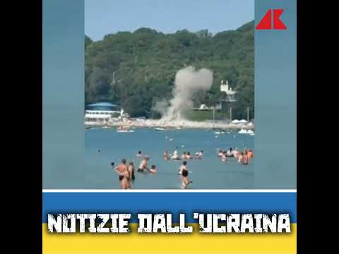 Drone ucraino su una spiaggia. Zelensky invoca Musk per Starlink