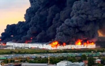 Droni ucraini in Russia almeno due morti e incendi nei siti industriali colpiti Wildberries e raffinerie 364x230