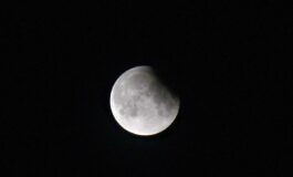 Eclissi lunare del 28 agosto a che ora e dove vederla in Italia la mappa e i consigli 265x160