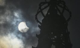 Eclissi solare attenzione agli occhi Per guardarla gli occhiali da sole non bastano 265x160