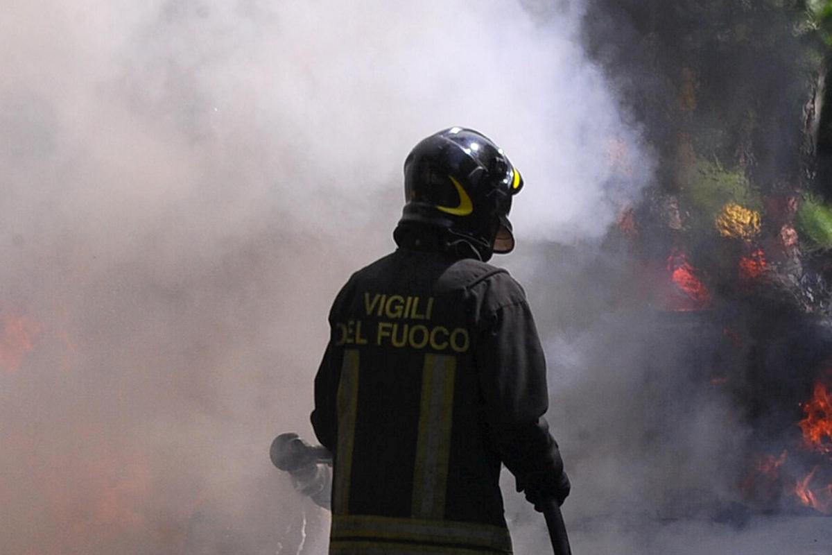 Esplosione in una palazzina a Cassino: 2 feriti gravi, tetto crollato